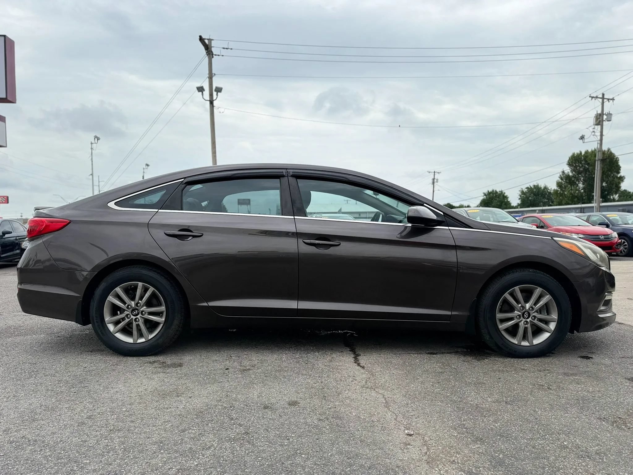 Used 2015 Hyundai Sonata SE FWD image 3
