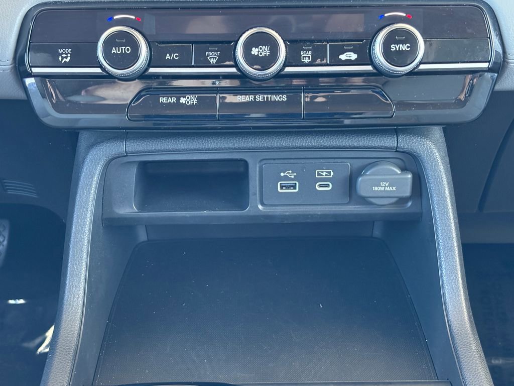 Used 2024 Honda Pilot LX image 16