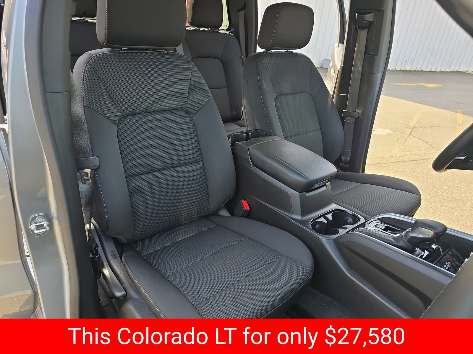 Used 2023 Chevrolet Colorado LT w/ LT Convenience Package II image 17