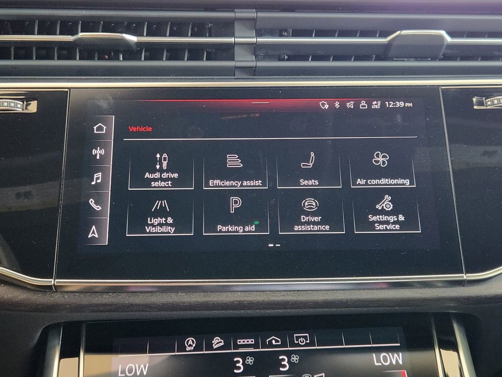 Used 2021 Audi Q8 Premium Plus w/ Premium Plus Package image 17