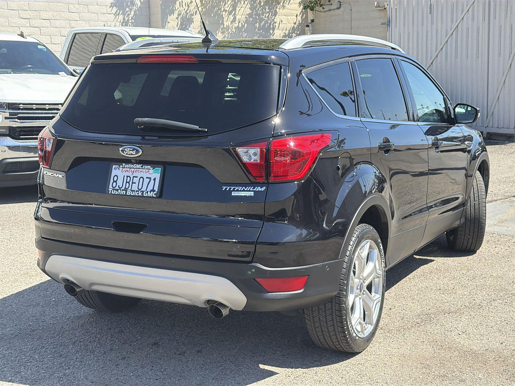 Used 2019 Ford Escape Titanium FWD image 5
