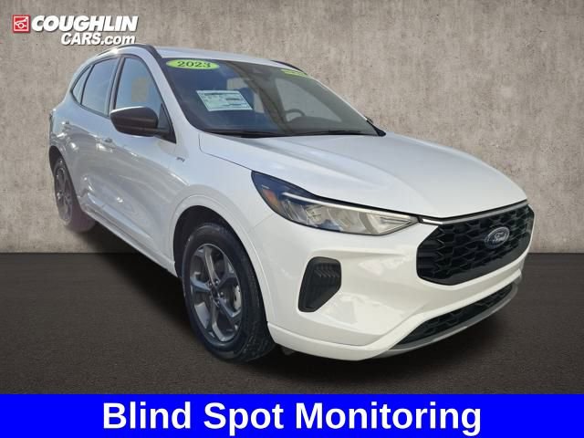 Used 2023 Ford Escape ST-Line image 2