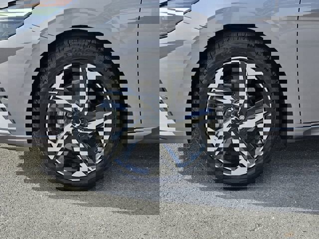 Used 2023 Hyundai Elantra SEL w/ Convenience Package image 12