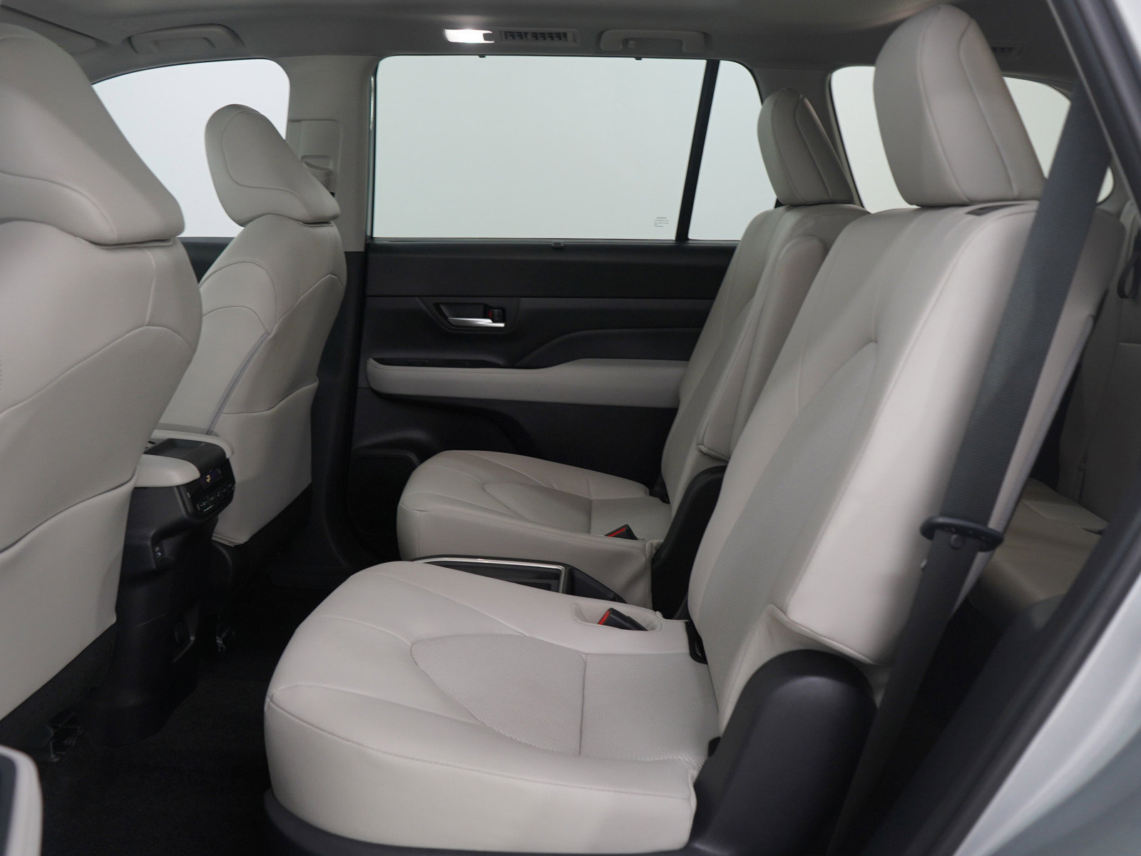 Used 2025 Toyota Grand Highlander AWD Hybrid image 15