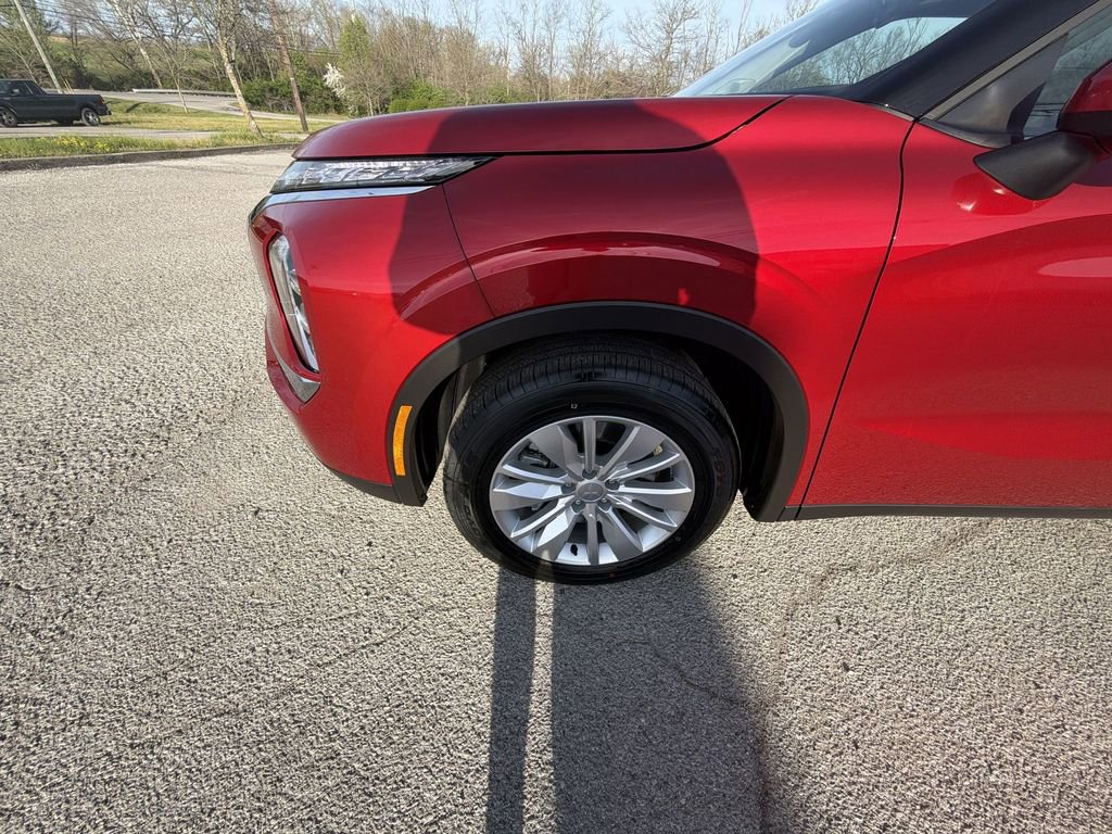 New 2026 Mitsubishi Outlander ES FWD image 10