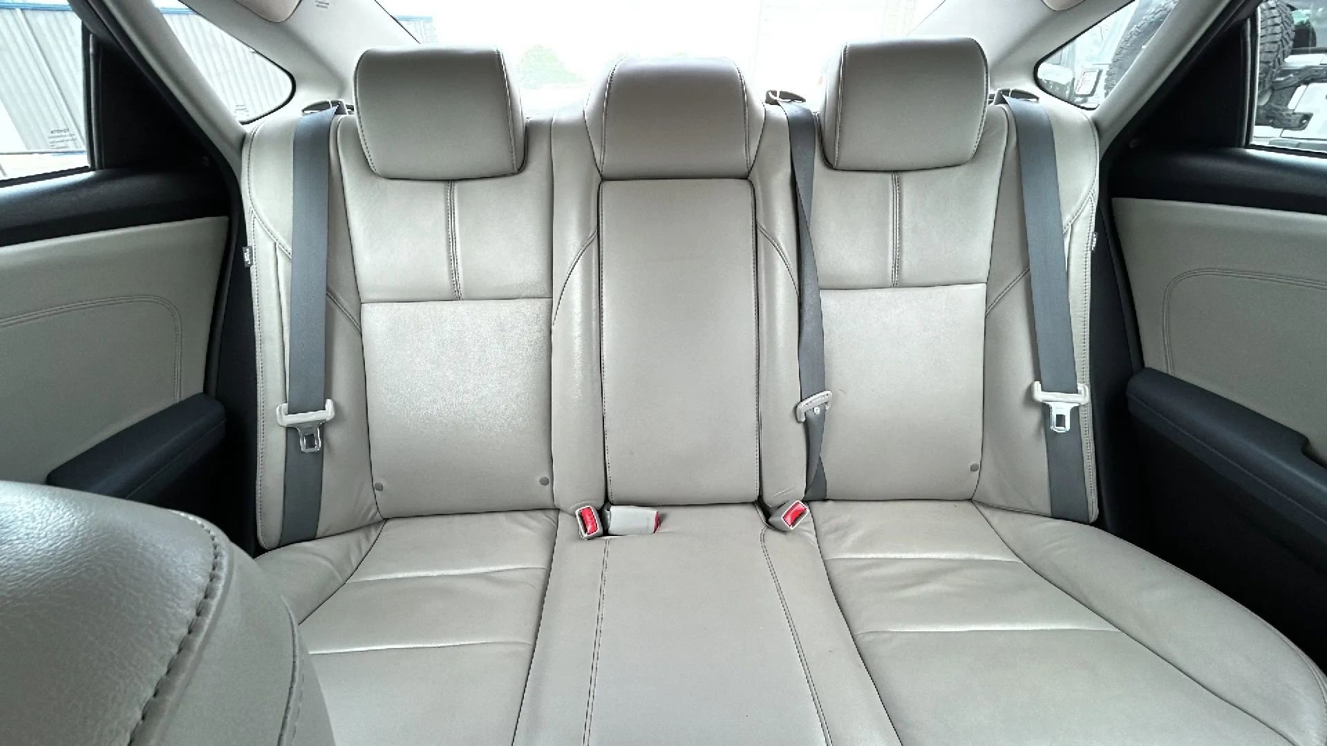 Used 2013 Toyota Avalon XLE Touring FWD image 24