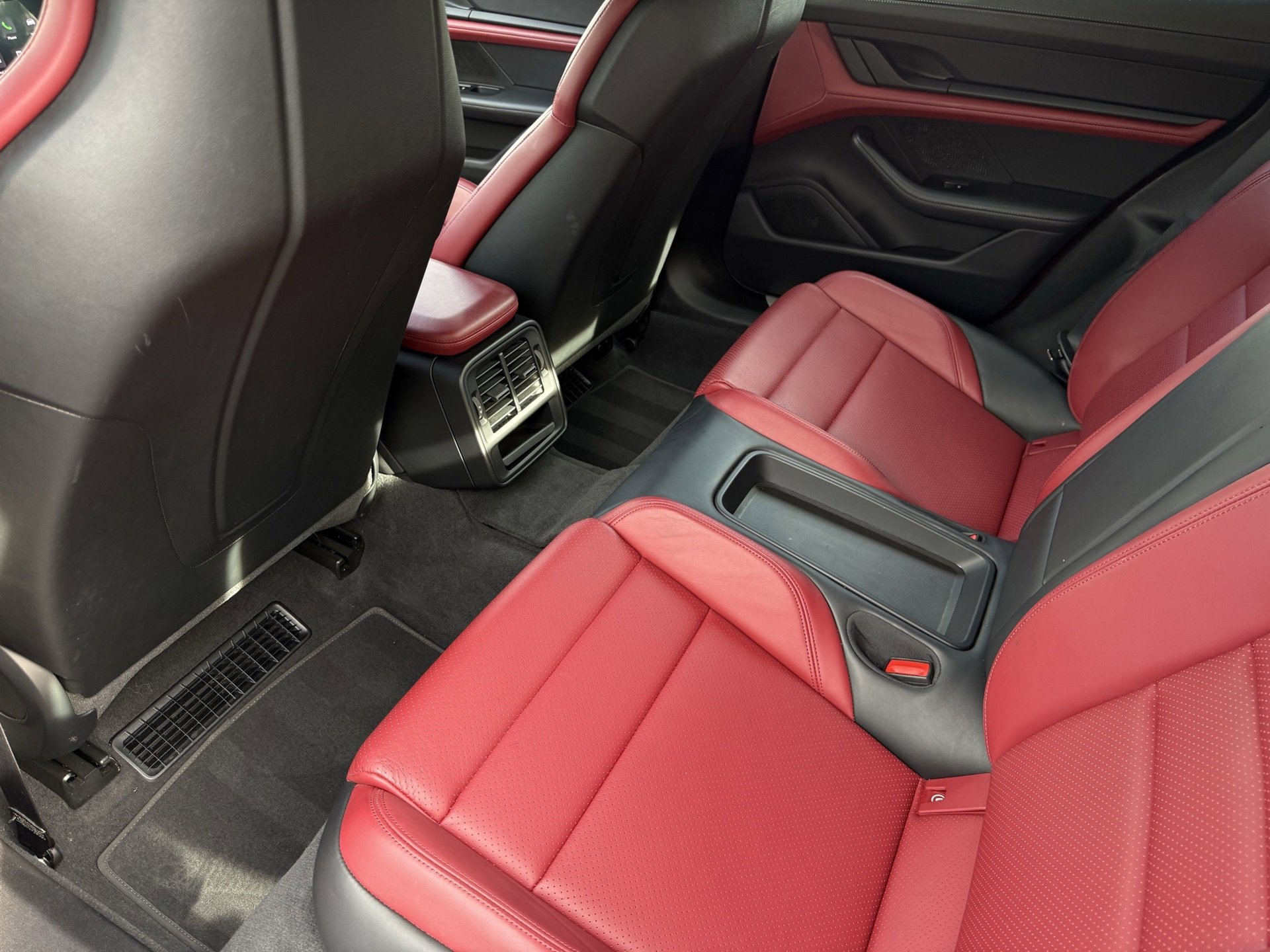 Certified 2022 Porsche Taycan 4S image 30