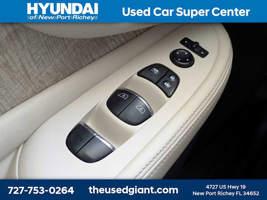 Used 2020 Nissan Murano SL w/ Cargo Package image 31