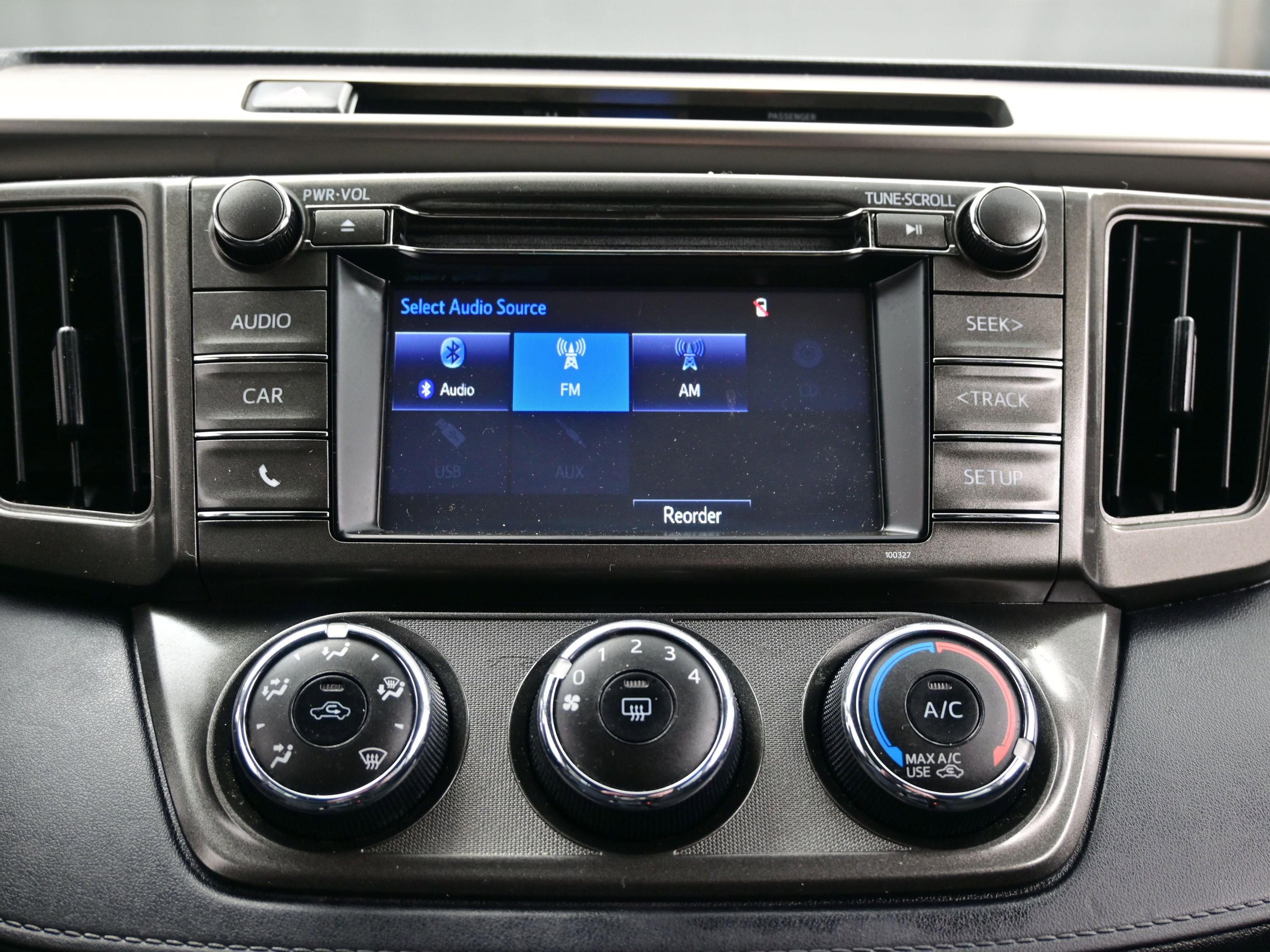 Used 2014 Toyota RAV4 LE image 18