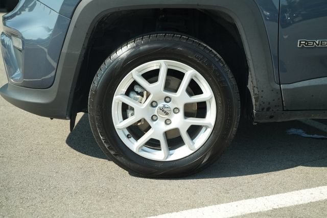 Used 2022 Jeep Renegade Latitude AWD/4WD image 11