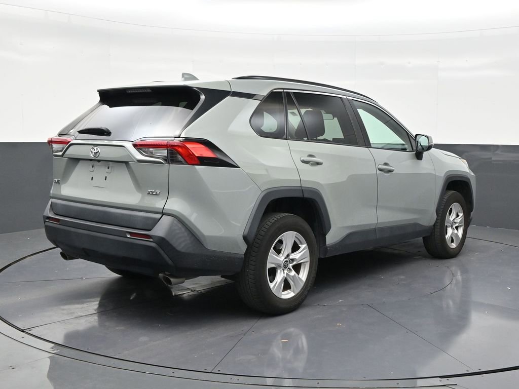 Used 2021 Toyota RAV4 XLE FWD image 5