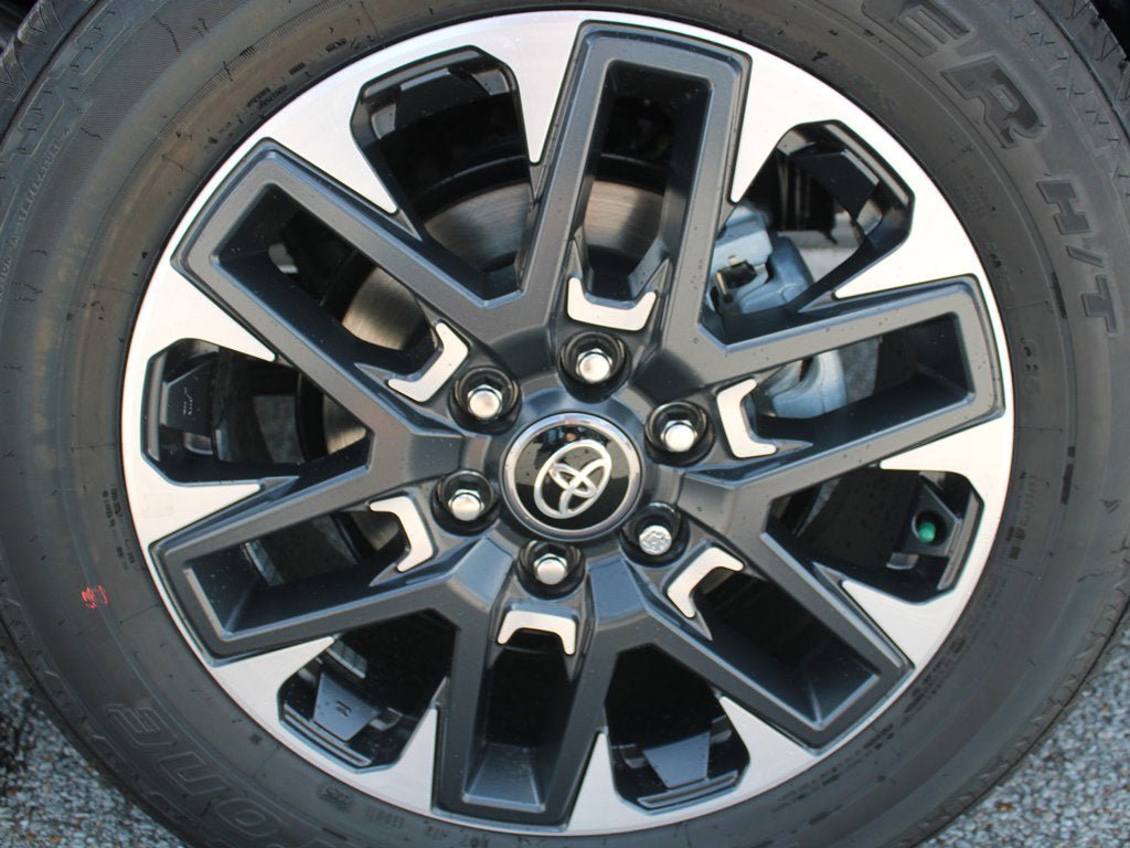 Used 2026 Toyota Tundra Limited AWD/4WD image 19