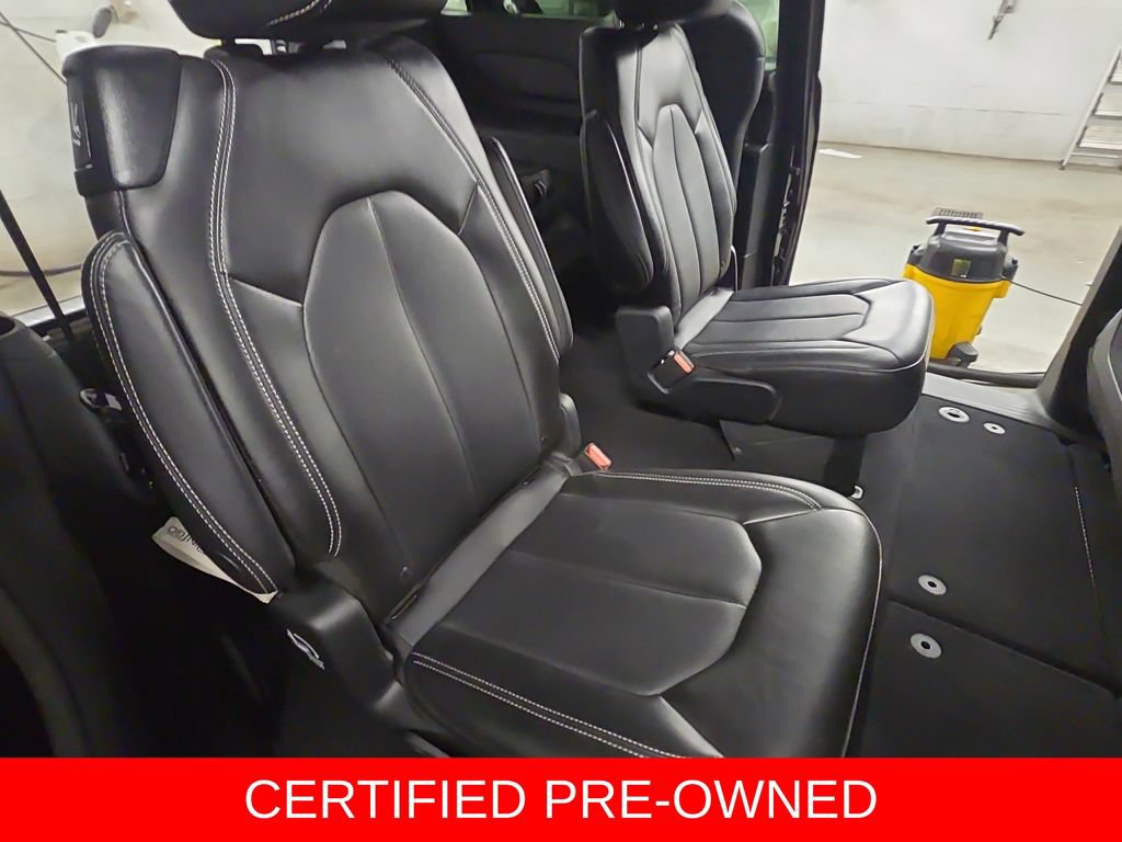 Used 2025 Chrysler Pacifica Select FWD image 11