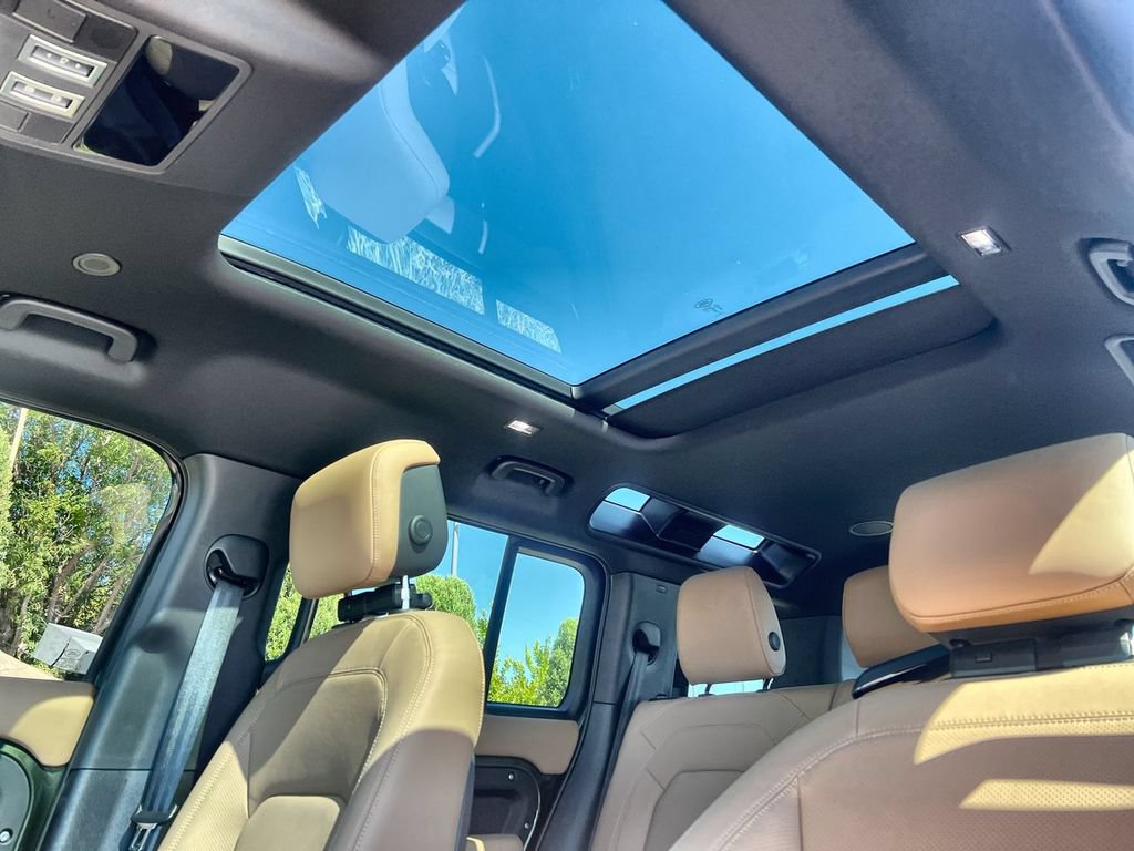 New 2026 Land Rover Defender 110 X-Dynamic SE AWD/4WD image 19