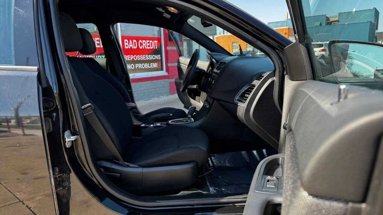 Used 2014 Dodge Avenger SE FWD image 14