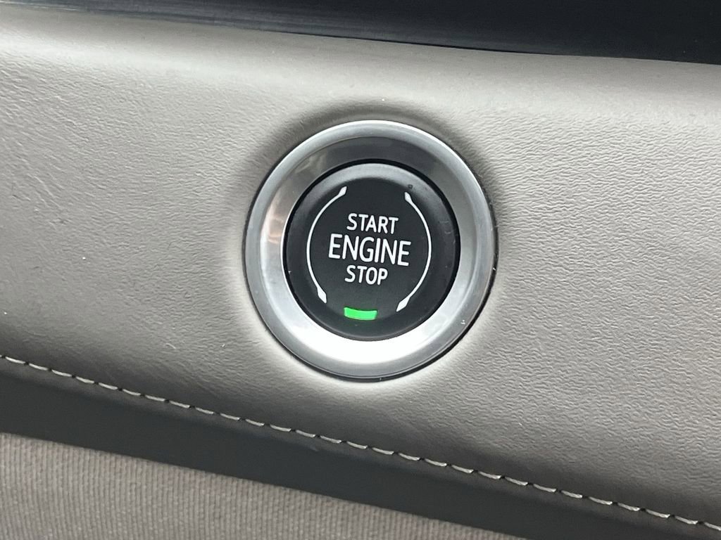 Used 2022 Cadillac Escalade ESV Premium Luxury Platinum w/ Heavy-Duty Trailer Package image 9