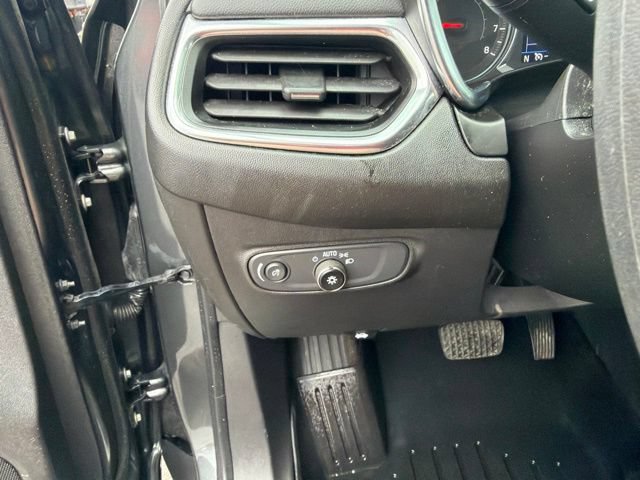Used 2021 Chevrolet Equinox LT FWD image 18