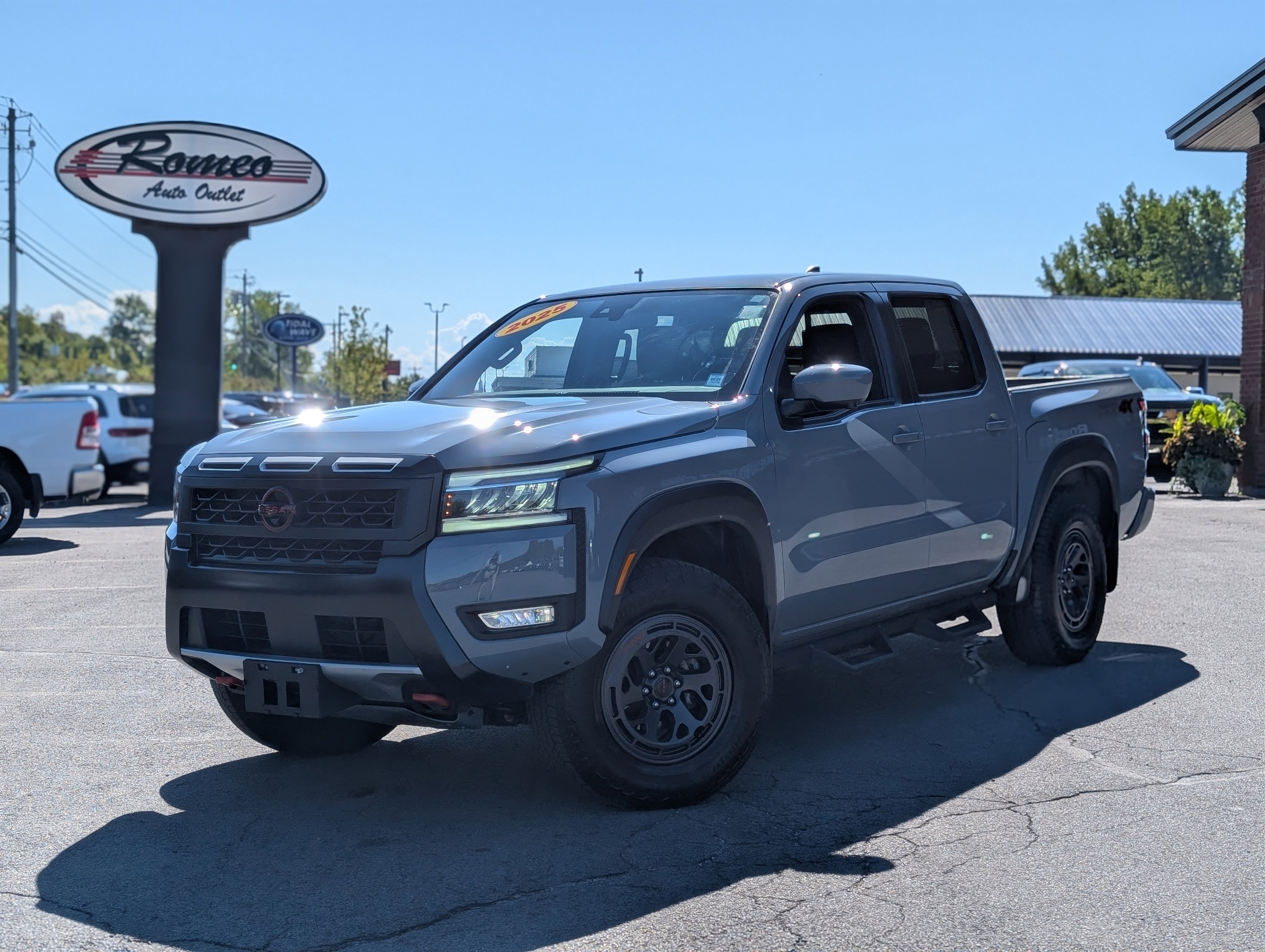 Used 2025 Nissan Frontier PRO-4X w/ Pro Convenience Package