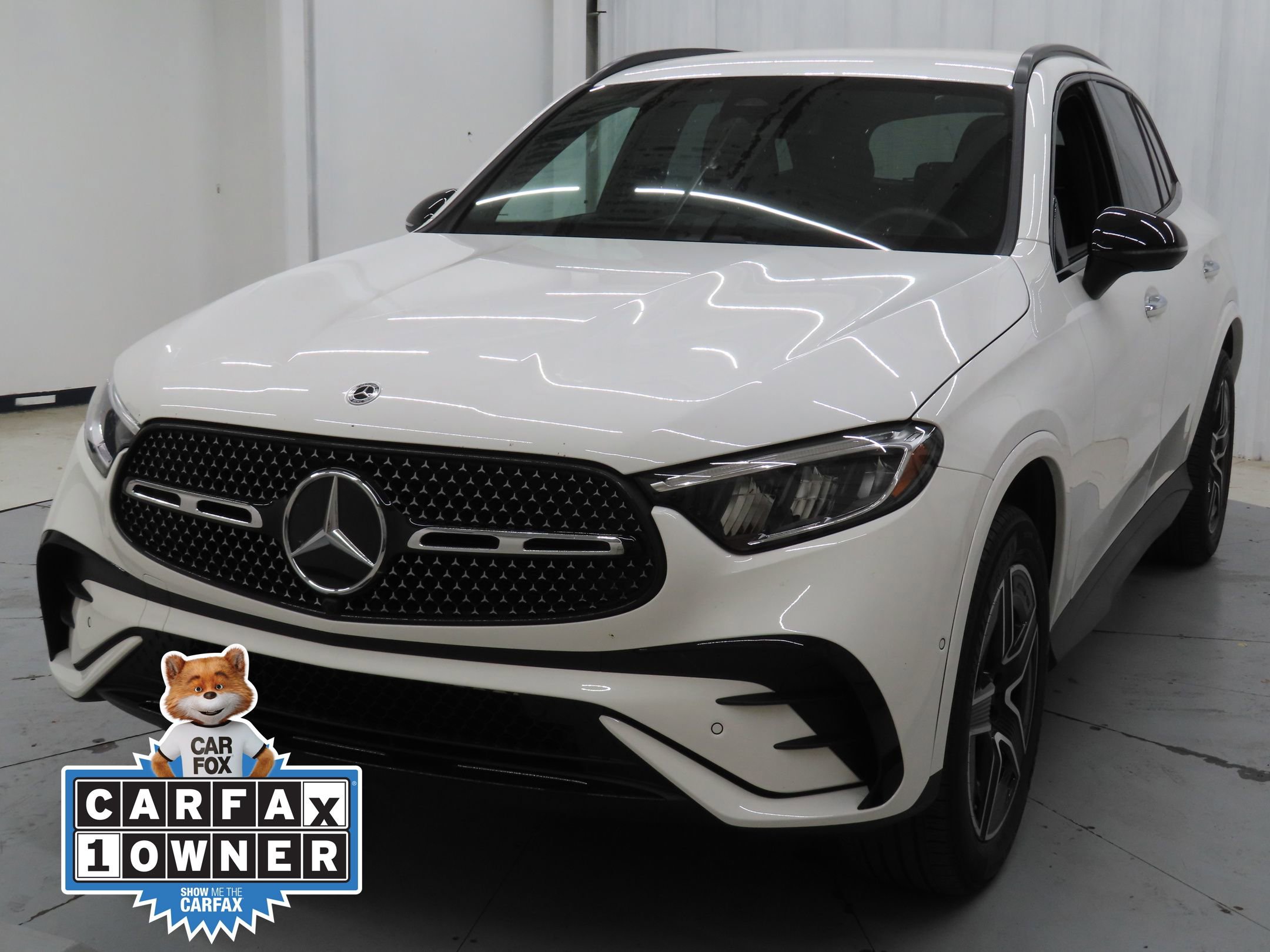 Used 2025 Mercedes-Benz GLC 300 4MATIC w/ AMG Line image 7