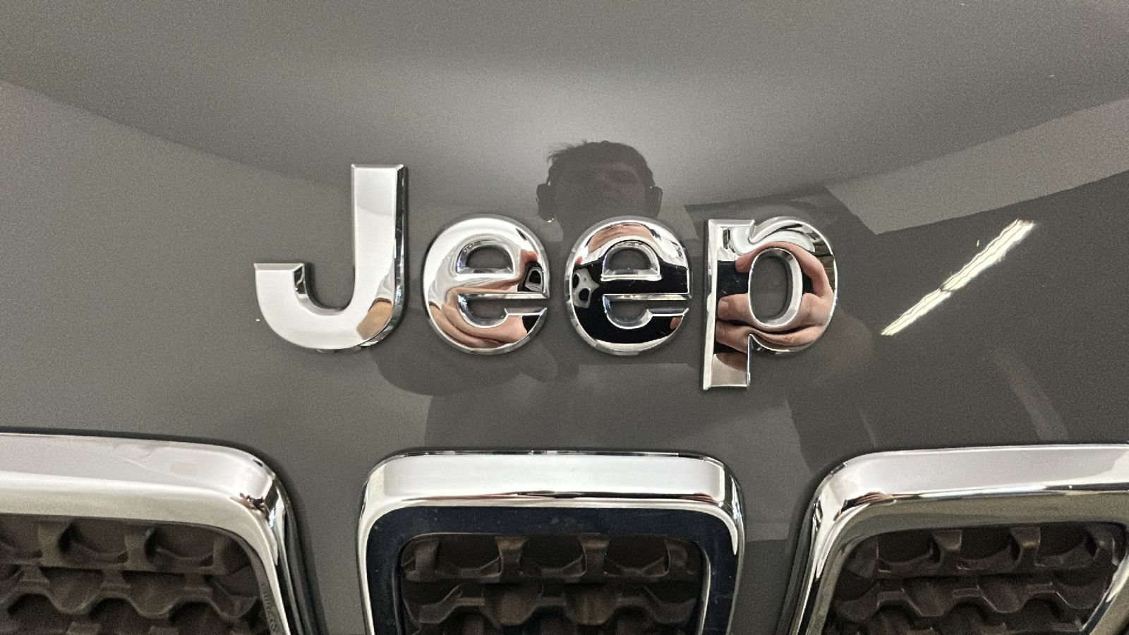 Used 2020 Jeep Cherokee Limited AWD/4WD image 9