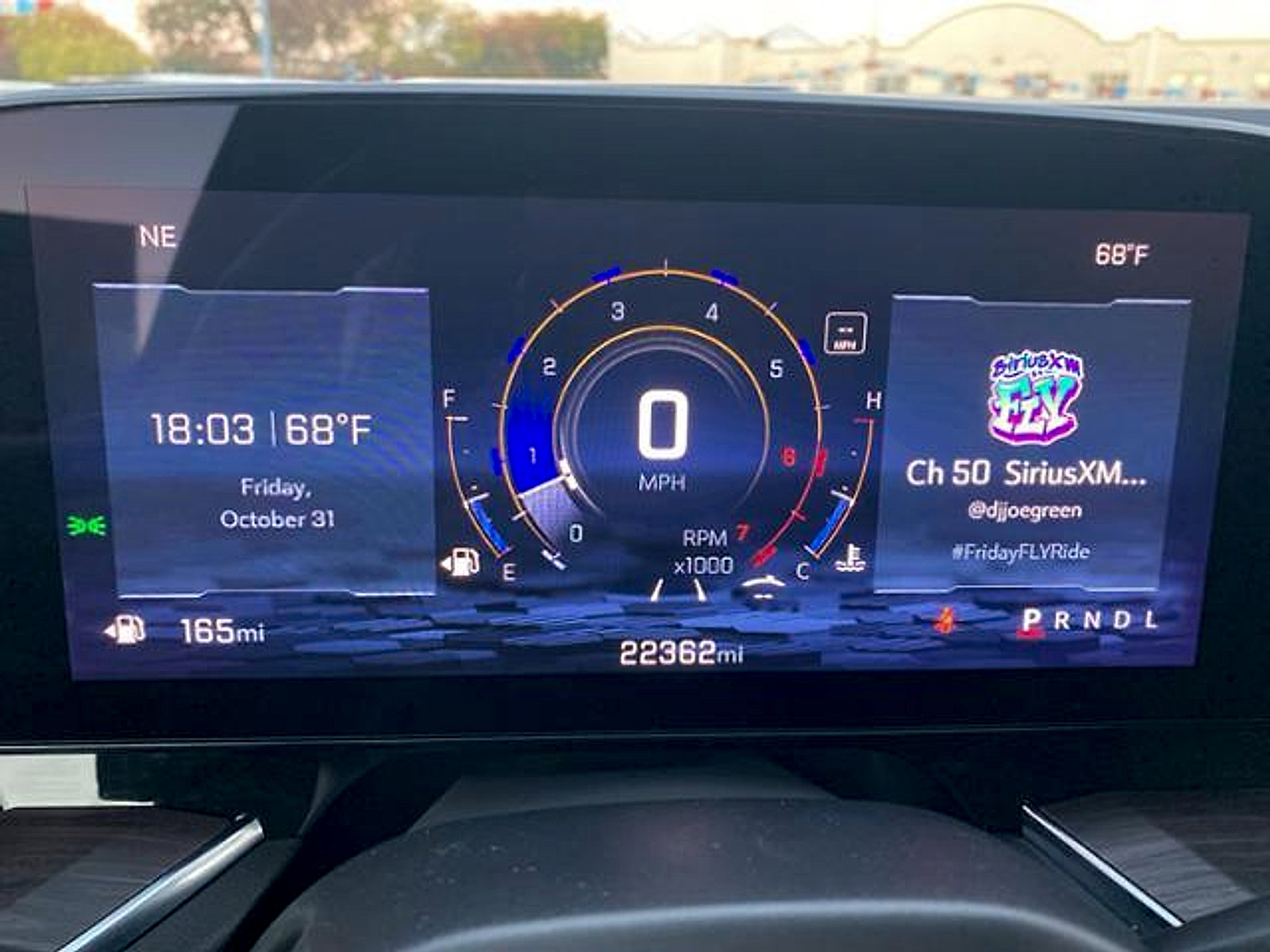 Used 2025 Chevrolet Suburban Premier image 2