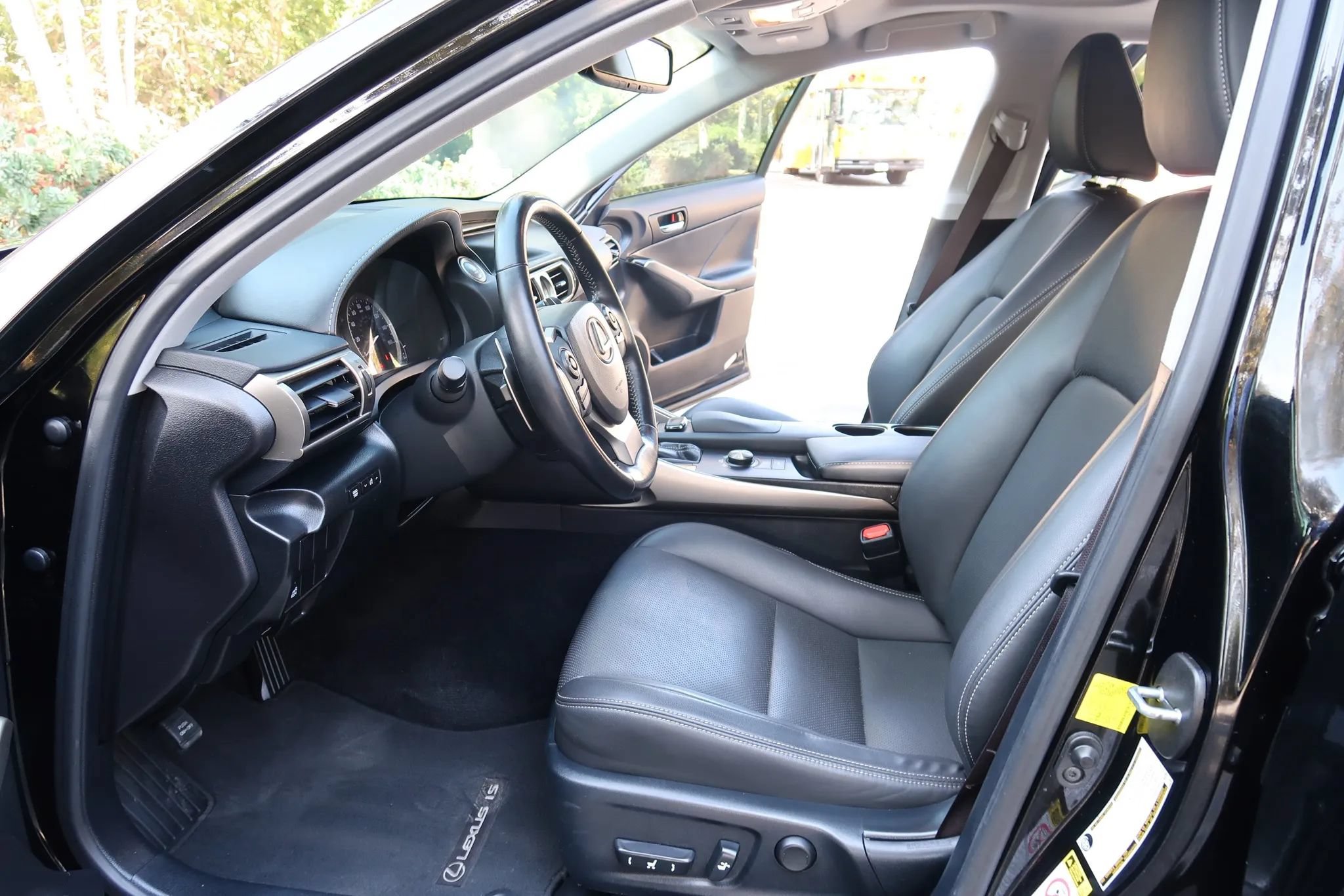 Used 2016 Lexus IS 300 AWD image 16