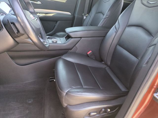 Used 2020 Cadillac XT4 Premium Luxury w/ Cold Weather Package AWD/4WD image 12