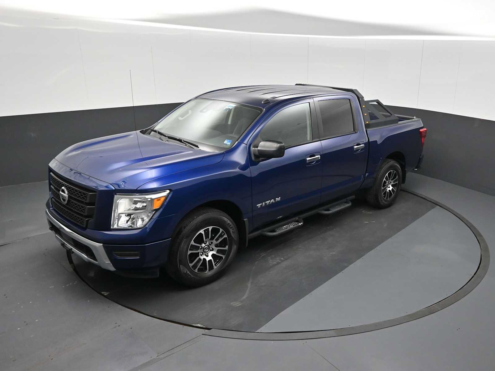 Used 2021 Nissan Titan SV w/ Accessory Utility Package AWD/4WD image 15
