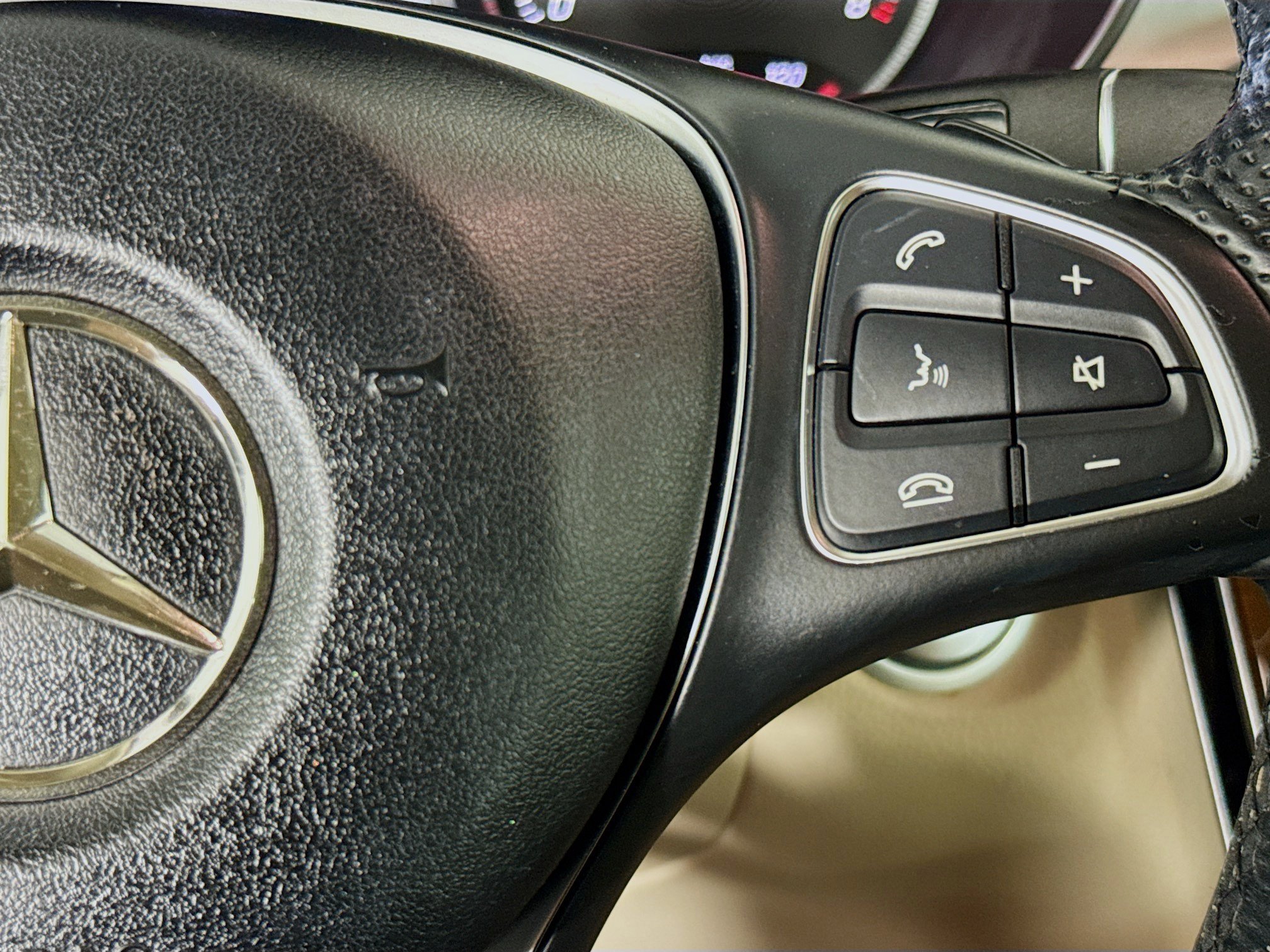 Used 2017 Mercedes-Benz GLC 300 w/ Premium 1 Package image 13
