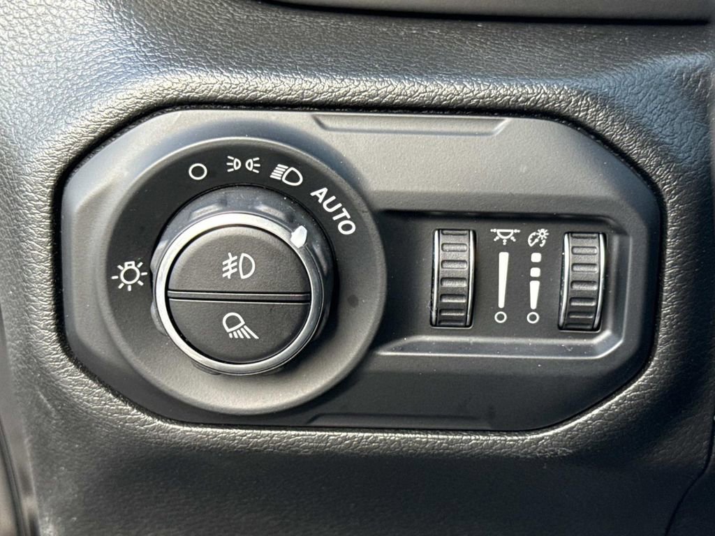 Used 2022 Jeep Gladiator Sport image 45