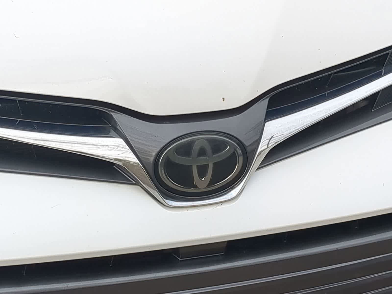 Used 2020 Toyota Sienna XLE w/ XLE Navigation Package FWD image 12