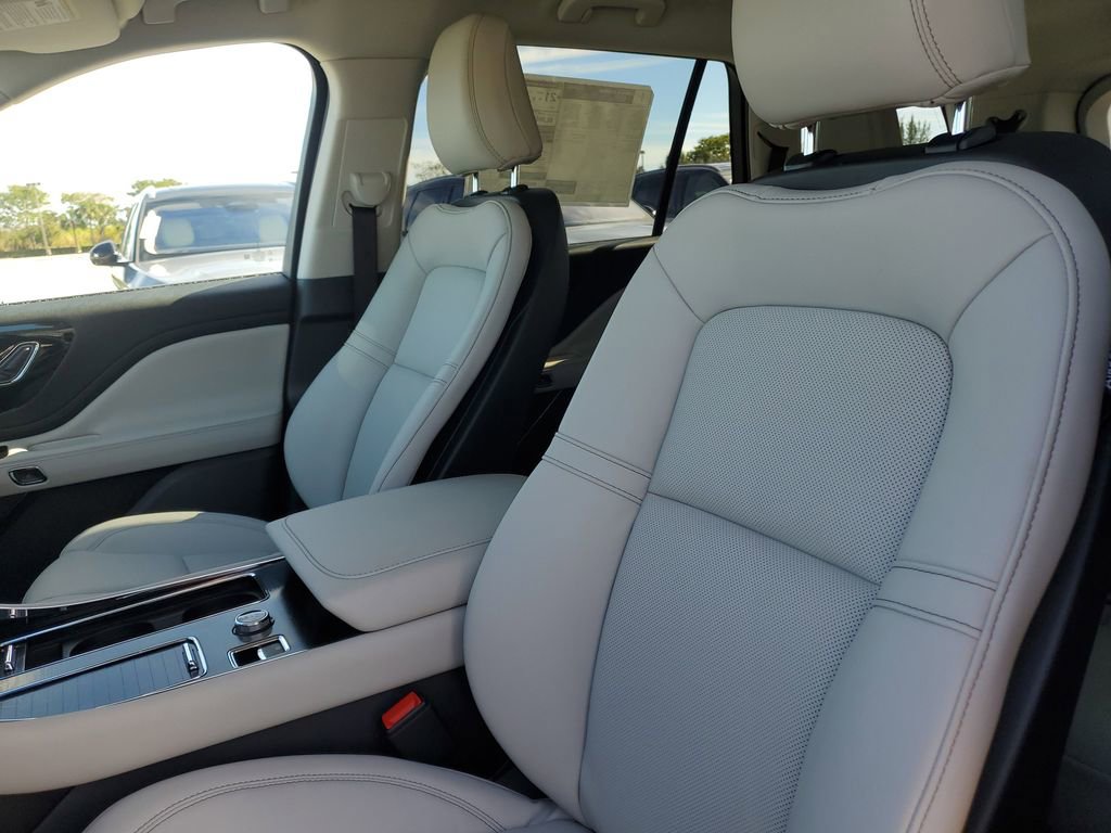 New 2026 Lincoln Aviator 2WD image 23