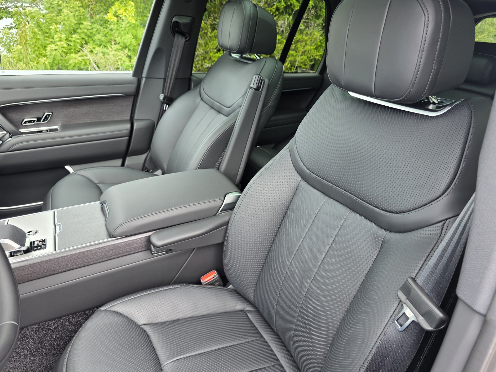 New 2026 Land Rover Range Rover SE AWD/4WD image 11