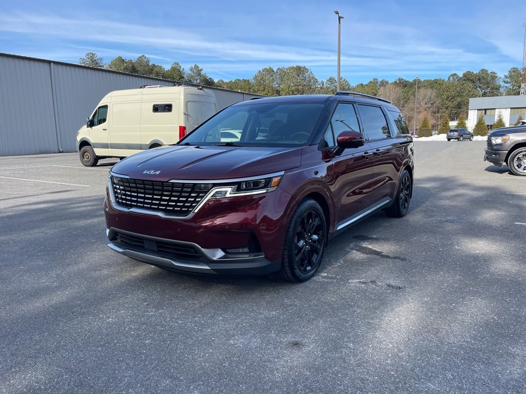 Used 2023 Kia Carnival SX Prestige image 2