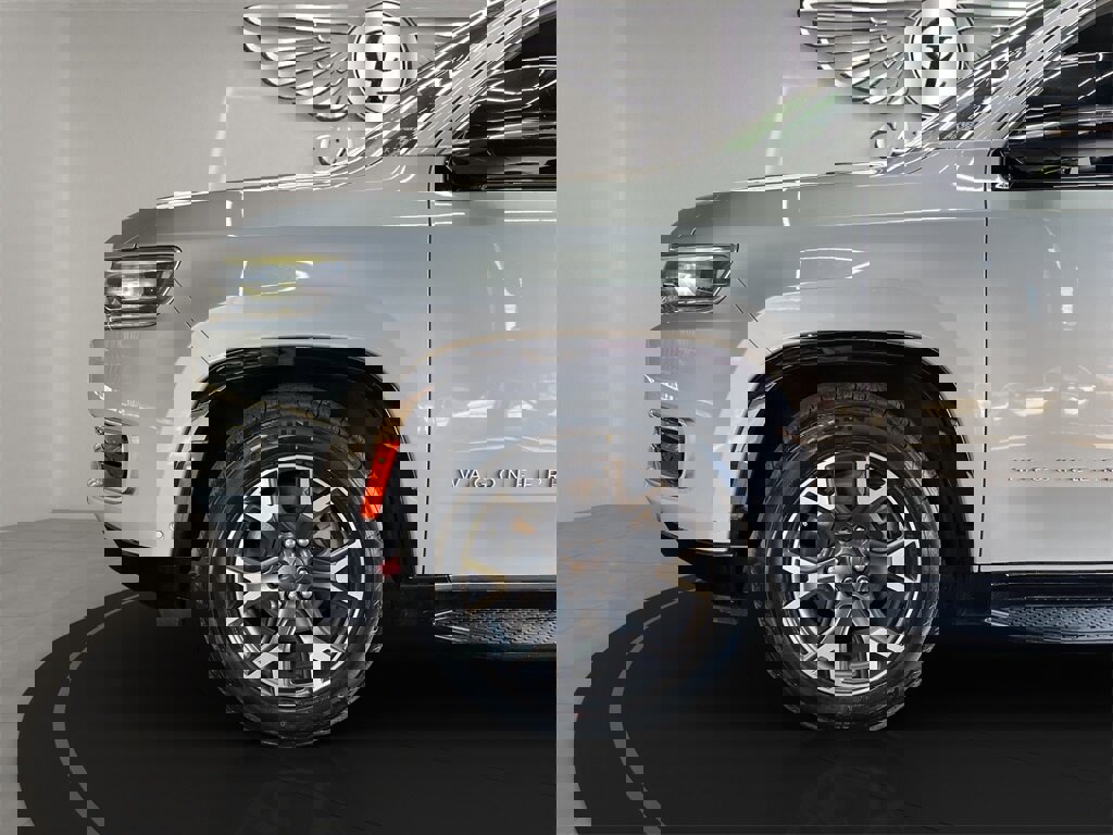 Used 2023 Jeep Wagoneer Series III w/ Preferred Equipment Group image 20