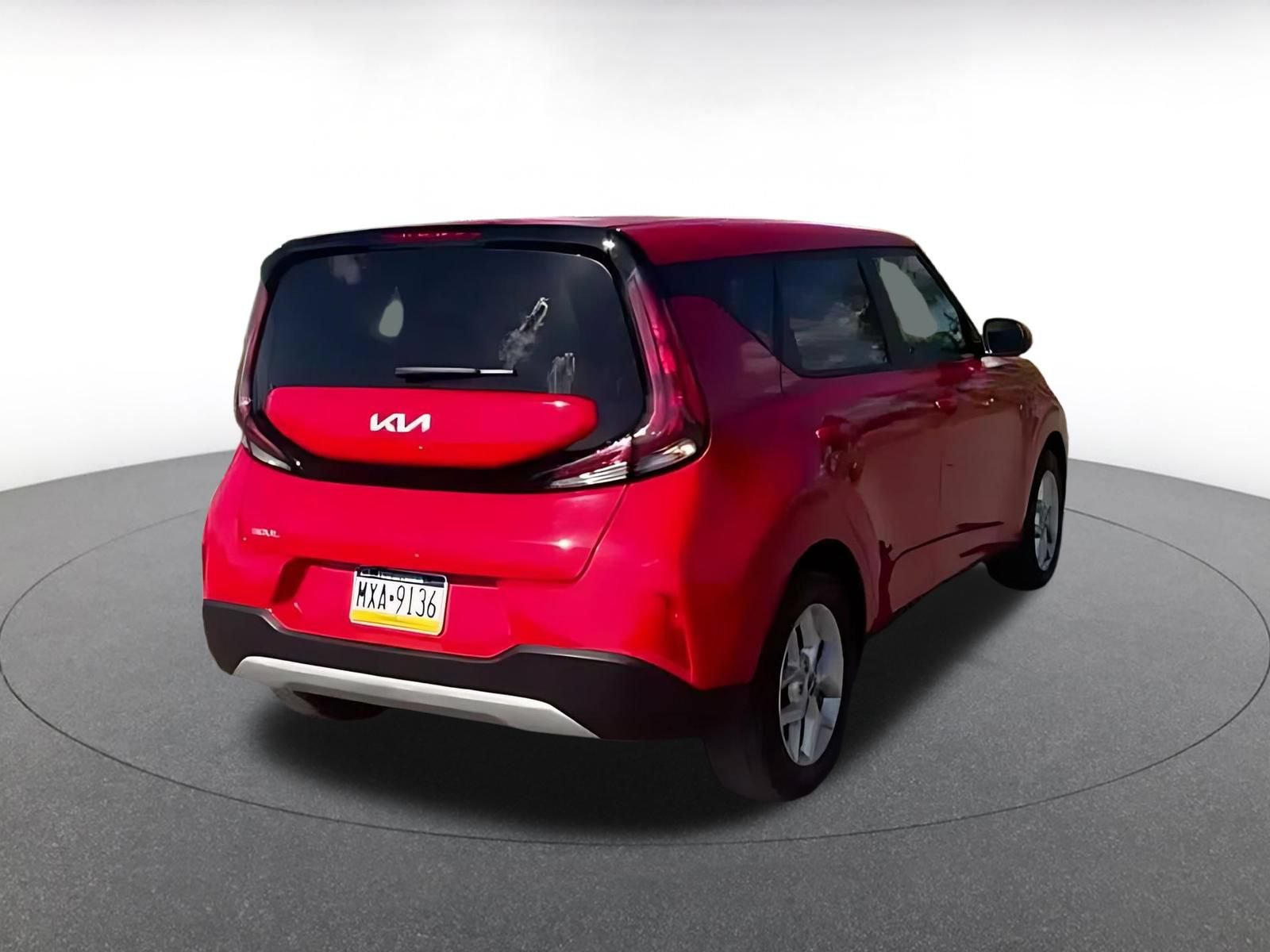 Used 2025 Kia Soul LX w/ LX Technology Package FWD image 13