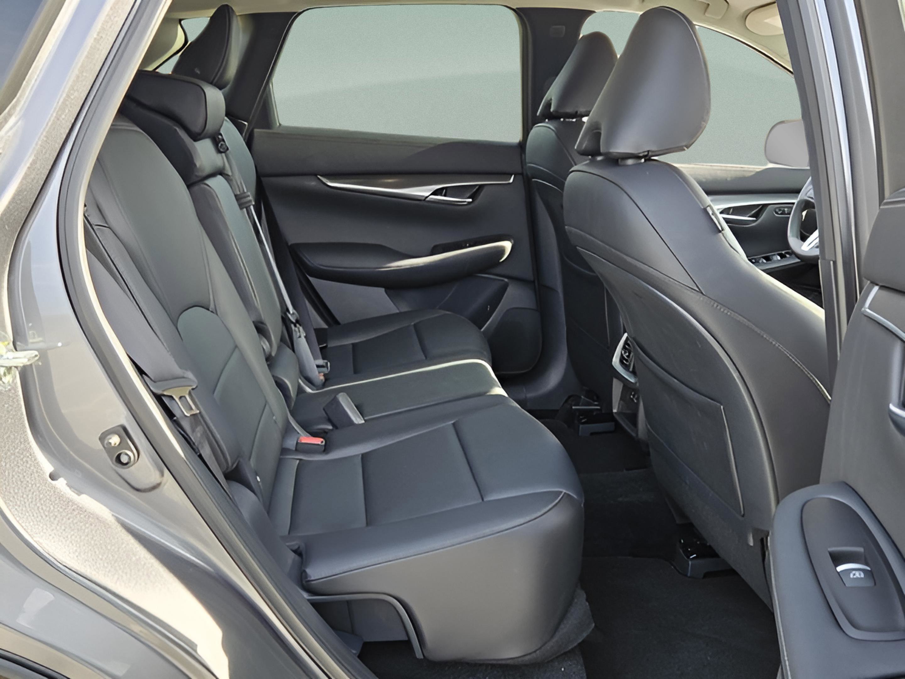 Certified 2025 INFINITI QX50 Luxe image 12