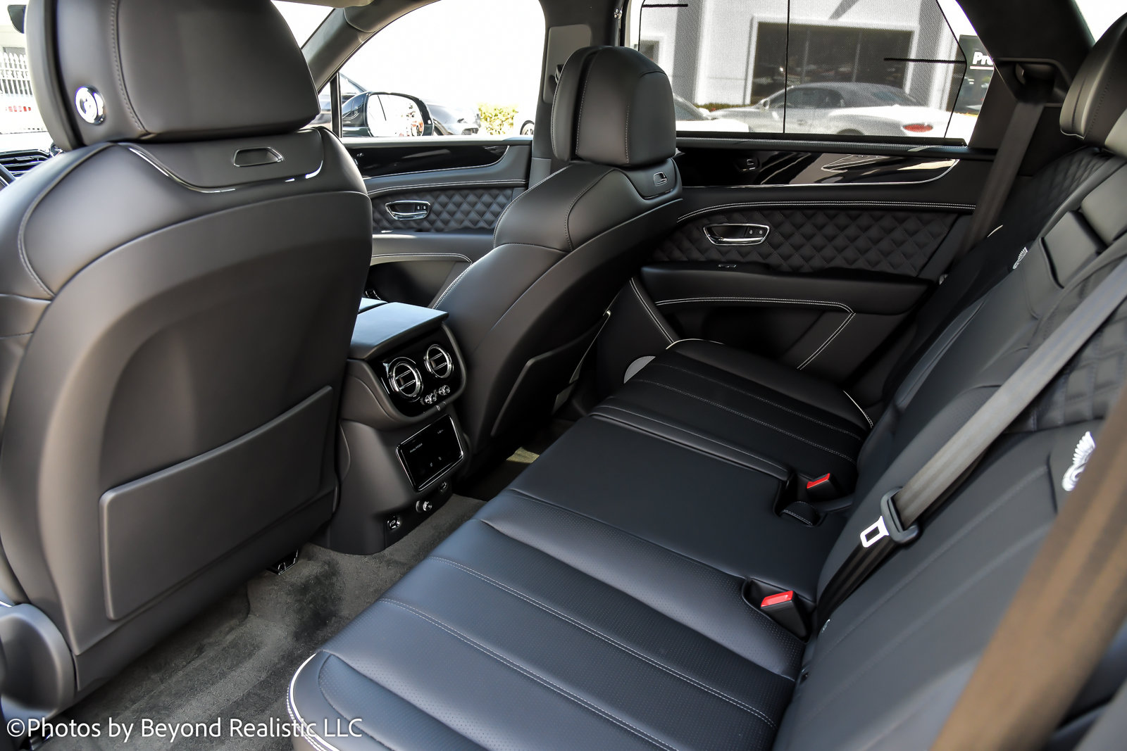 Certified 2023 Bentley Bentayga Plug-In Hybrid AWD/4WD image 28