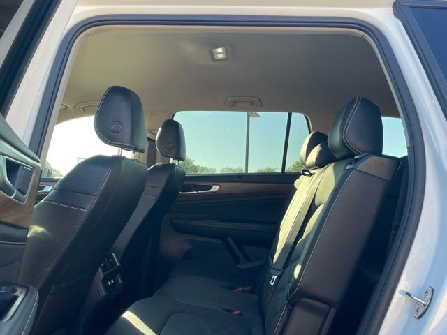 Used 2025 Volkswagen Atlas SE image 13