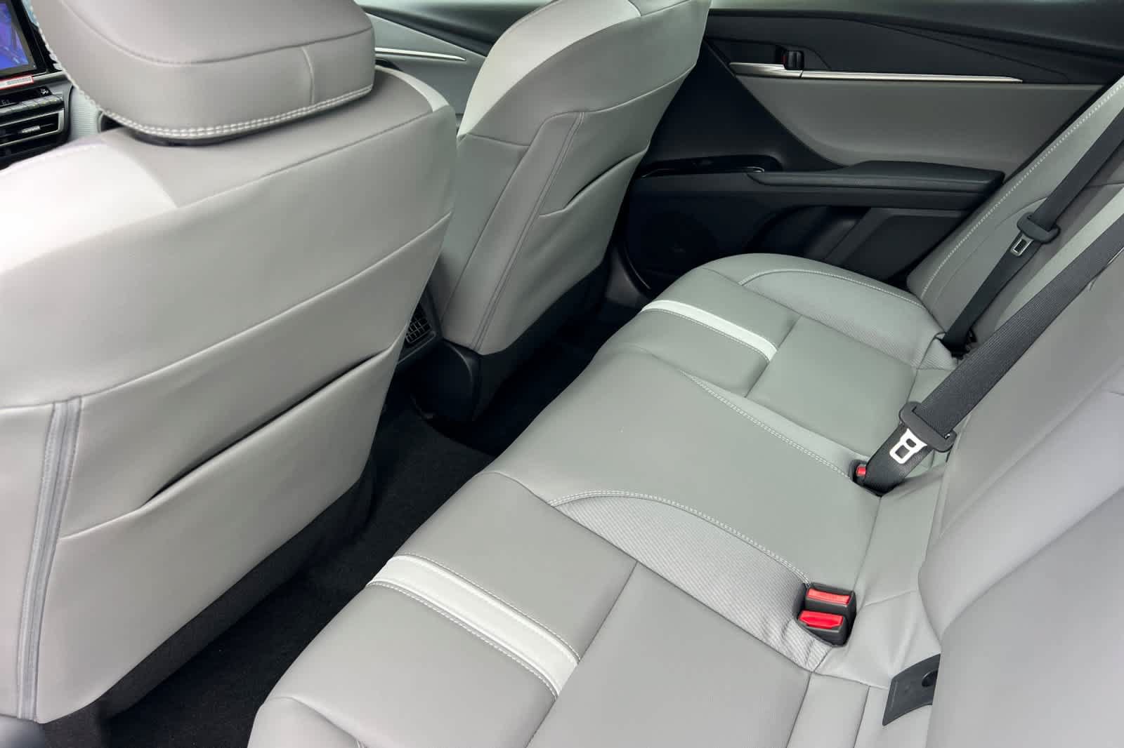 New 2026 Toyota Camry SE w/ Convenience Package FWD image 4