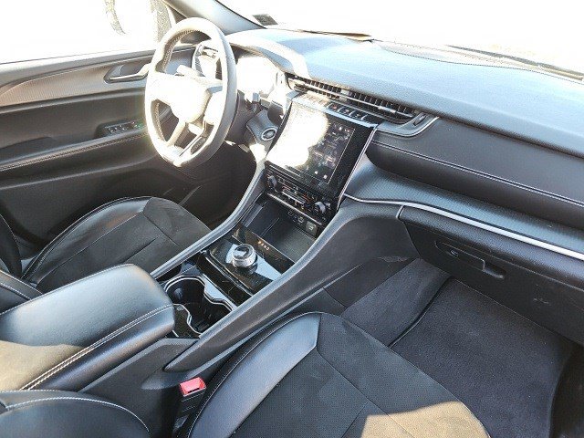 Used 2023 Jeep Grand Cherokee L Laredo image 14