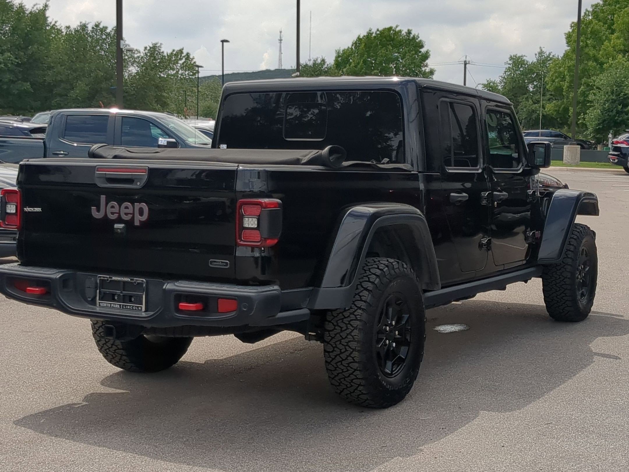 Used 2020 Jeep Gladiator Rubicon image 3