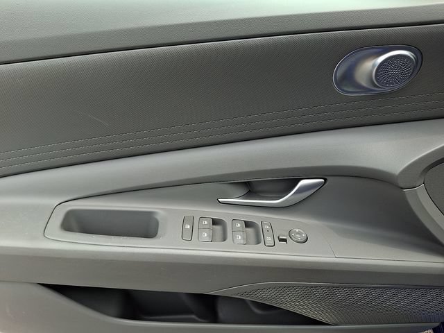 Used 2024 Hyundai Elantra SEL FWD image 12