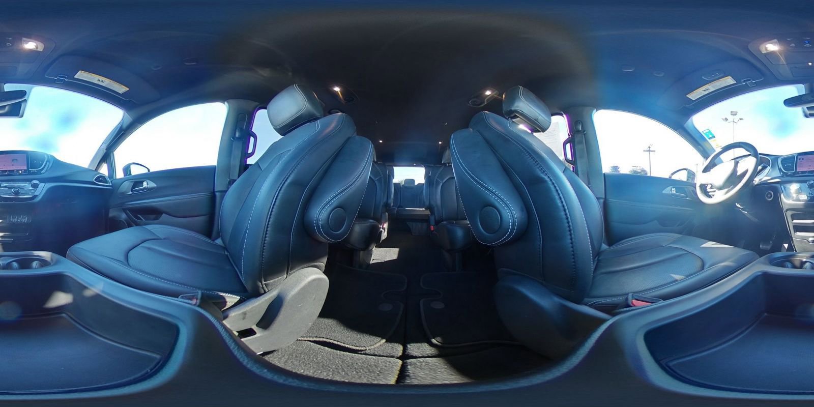 Used 2025 Chrysler Pacifica Select image 39