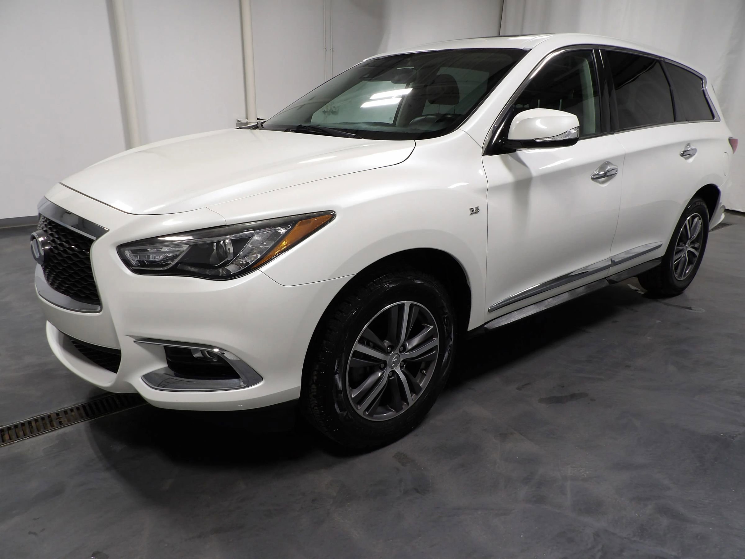 Used 2019 INFINITI QX60 Pure image 4