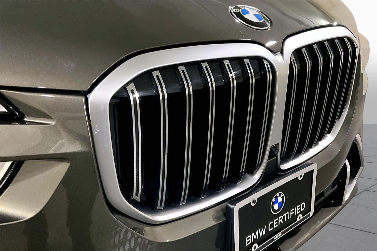 Used 2025 BMW X7 xDrive40i w/ Premium Package AWD/4WD image 31