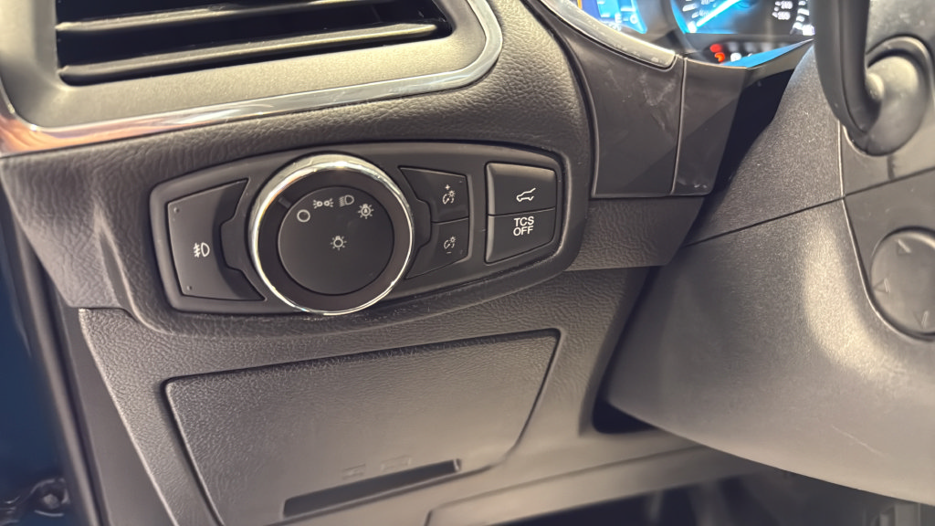 Used 2020 Ford Edge Titanium AWD/4WD image 31