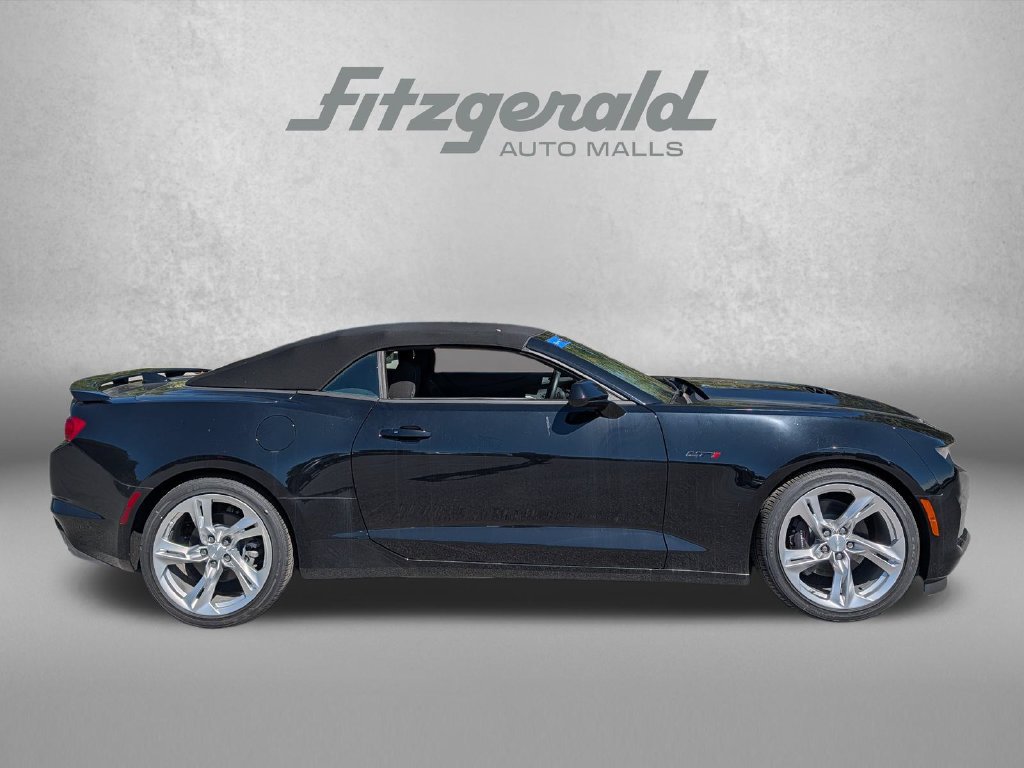 Used 2023 Chevrolet Camaro LT w/ Technology Package RWD image 4