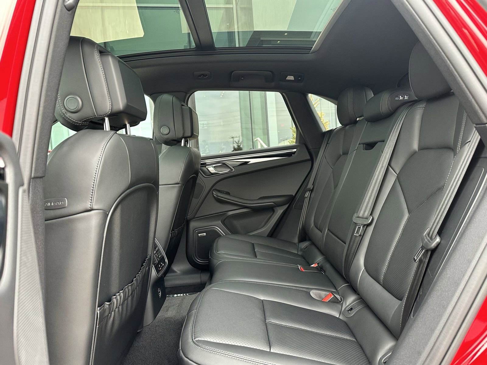 New 2026 Porsche Macan image 16