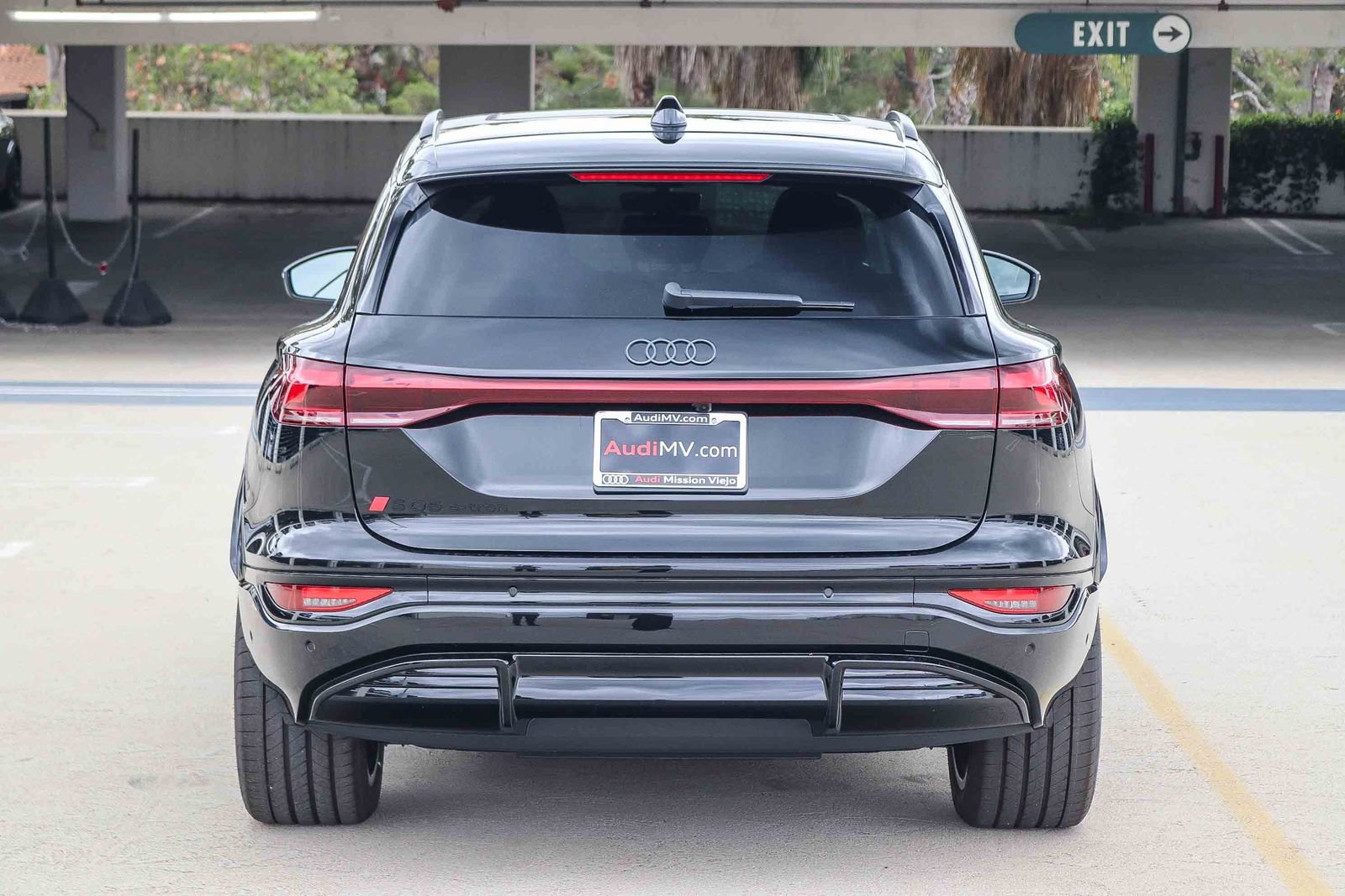 New 2027 Audi SQ6 e-tron Prestige AWD/4WD image 5